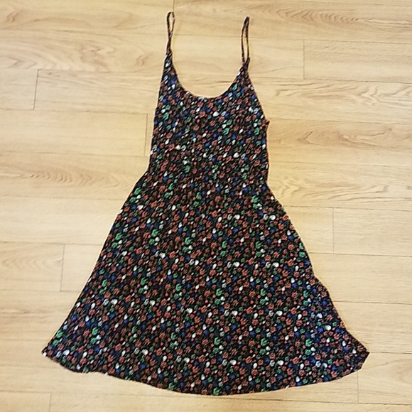 H&M Dresses & Skirts - Dress H&M Dresses & Skirts - Dress
